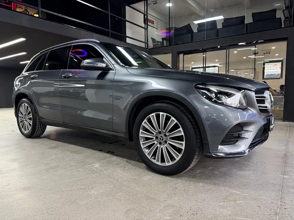 MERCEDES-BENZ GLC