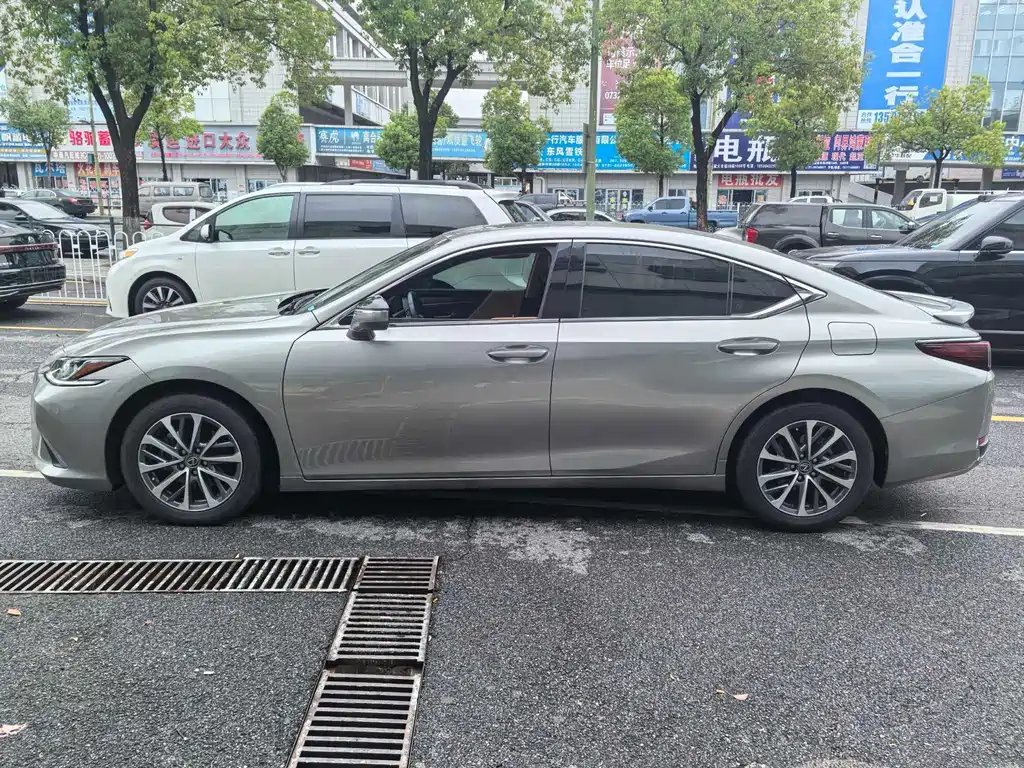 Lexus ES — миниатюра 3