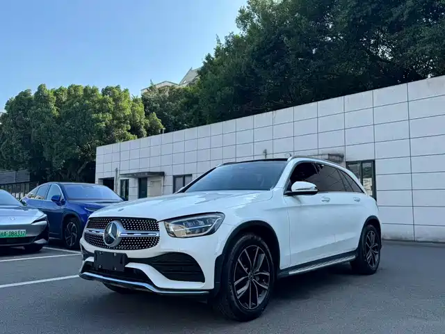 MERCEDES-BENZ GLC