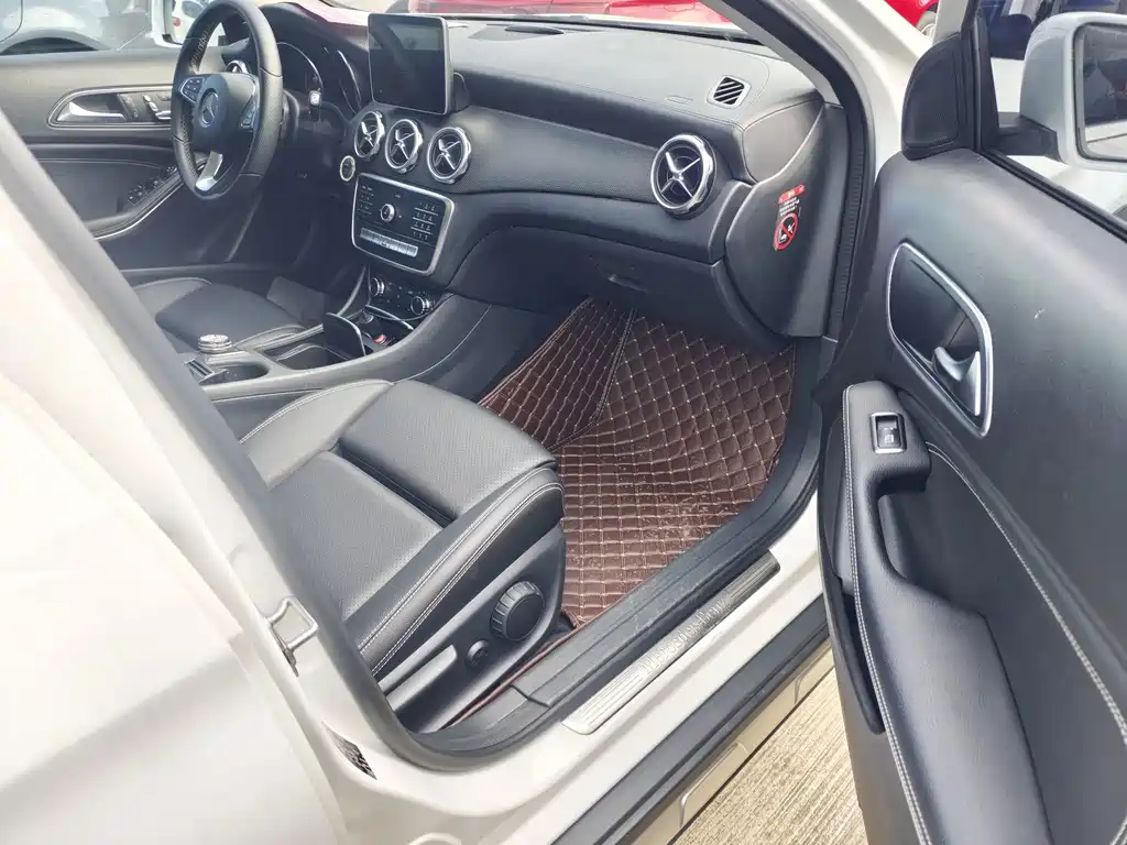 Mercedes-Benz GLA — миниатюра 12