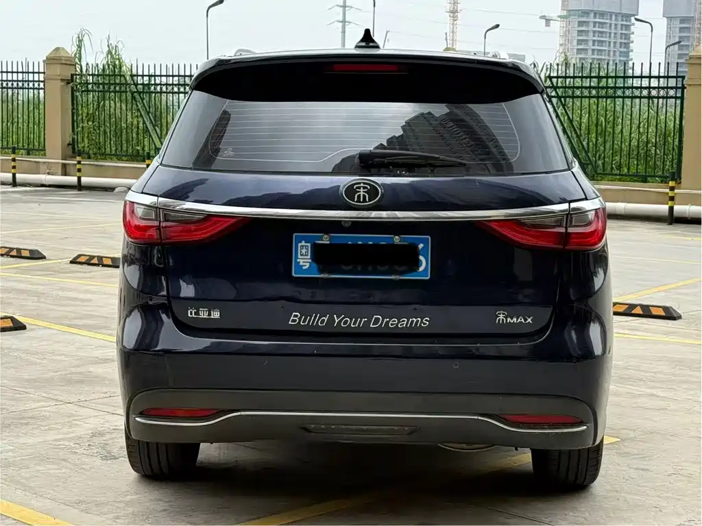 BYD MAX — миниатюра 6