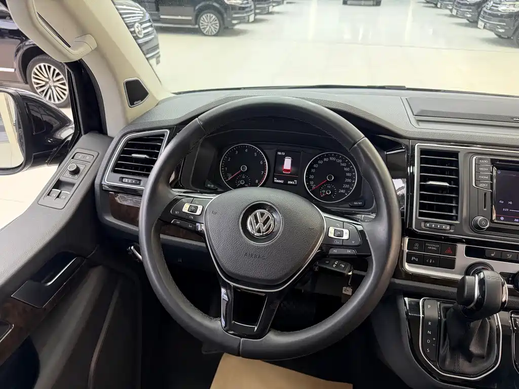 Volkswagen Multivan — миниатюра 17