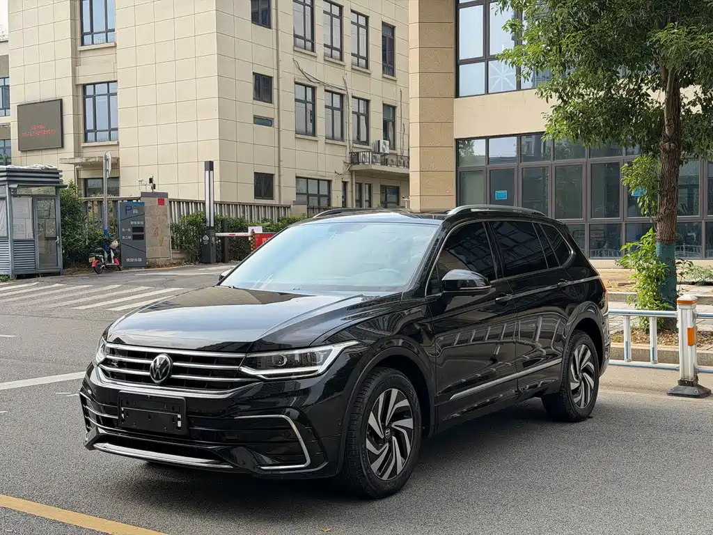 Volkswagen Tiguan L