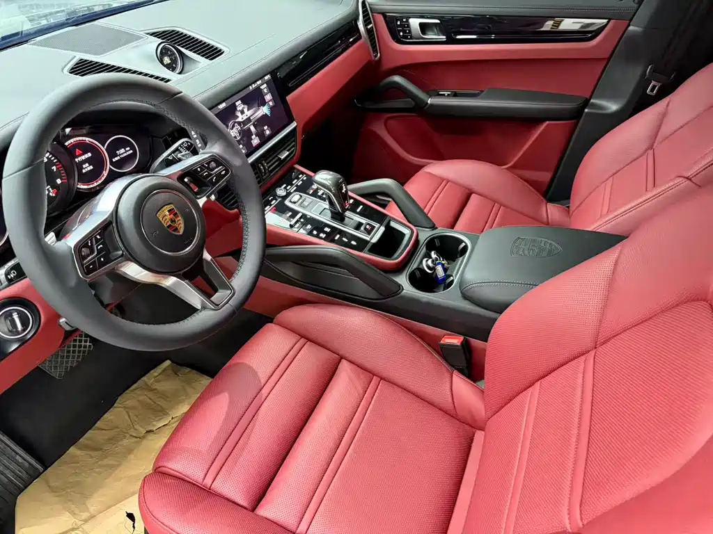 Porsche Cayenne — миниатюра 5