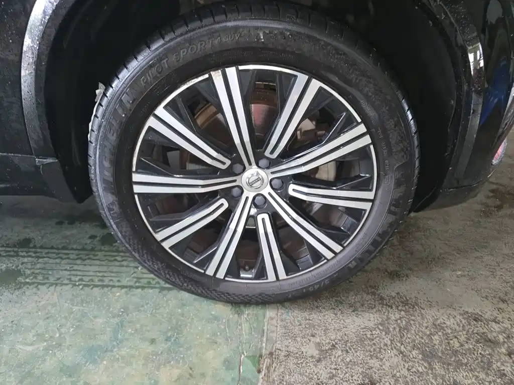 Volvo XC90 — миниатюра 8