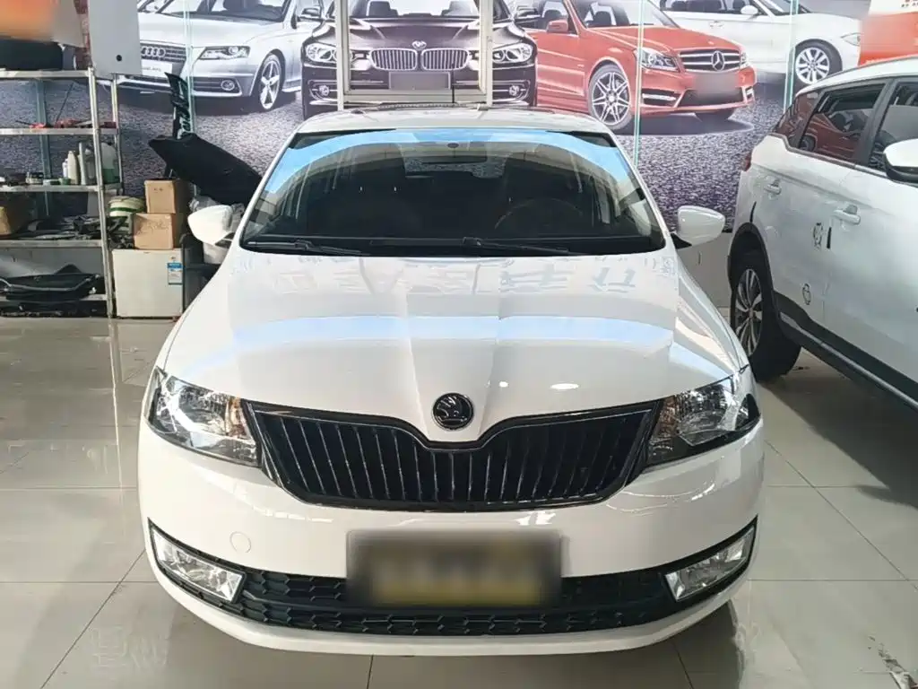 Skoda Rapid Spaceback — миниатюра 3