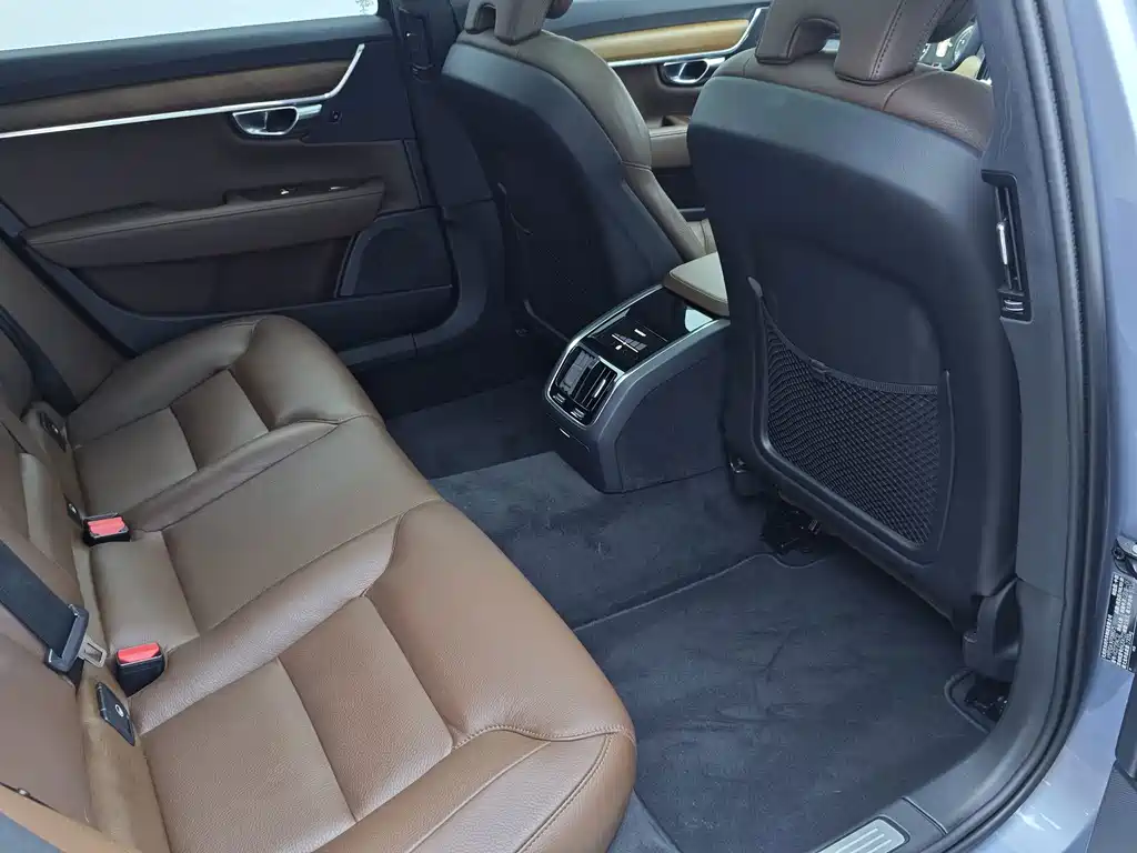 Volvo S90 — миниатюра 9