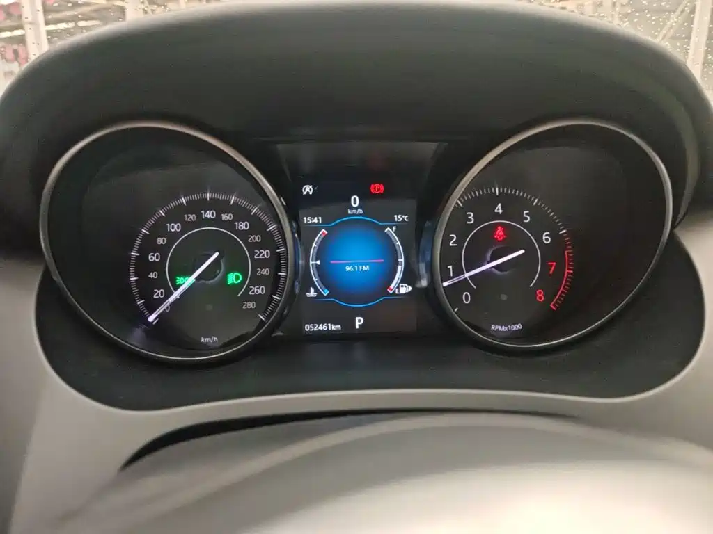 Jaguar E-PACE — миниатюра 12