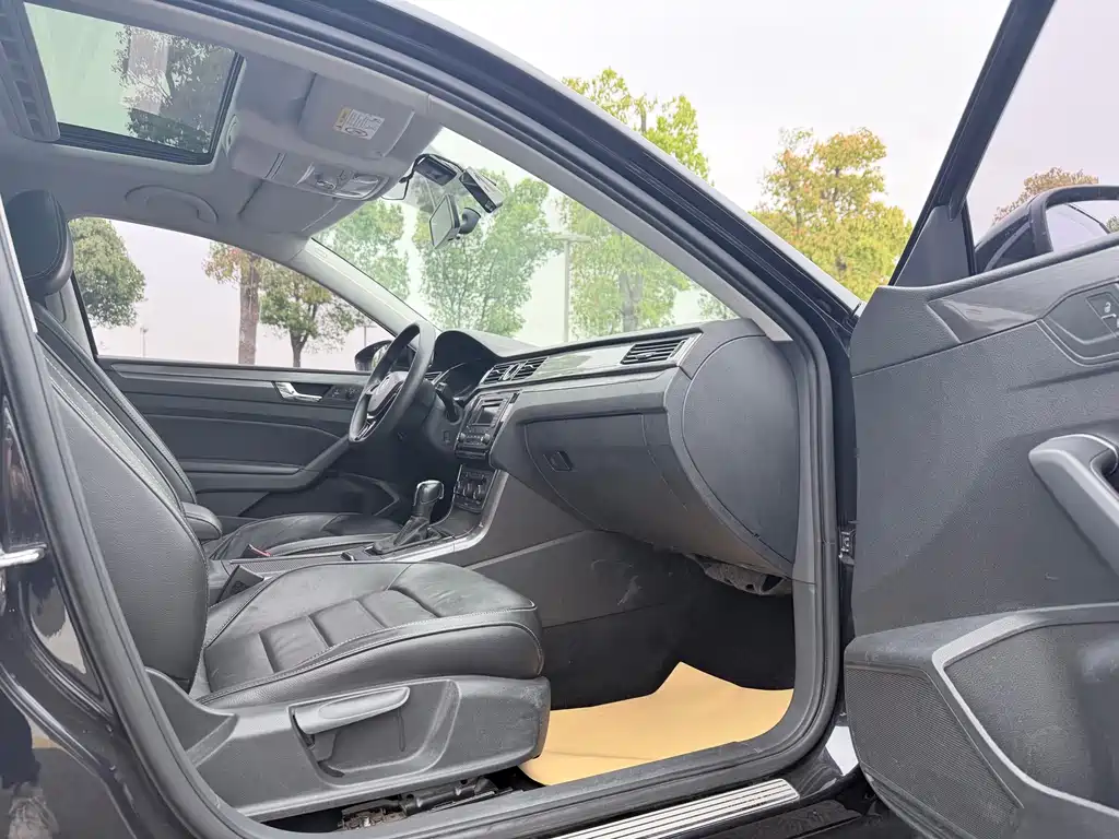 Volkswagen Passat 2017 330TSI DSG
