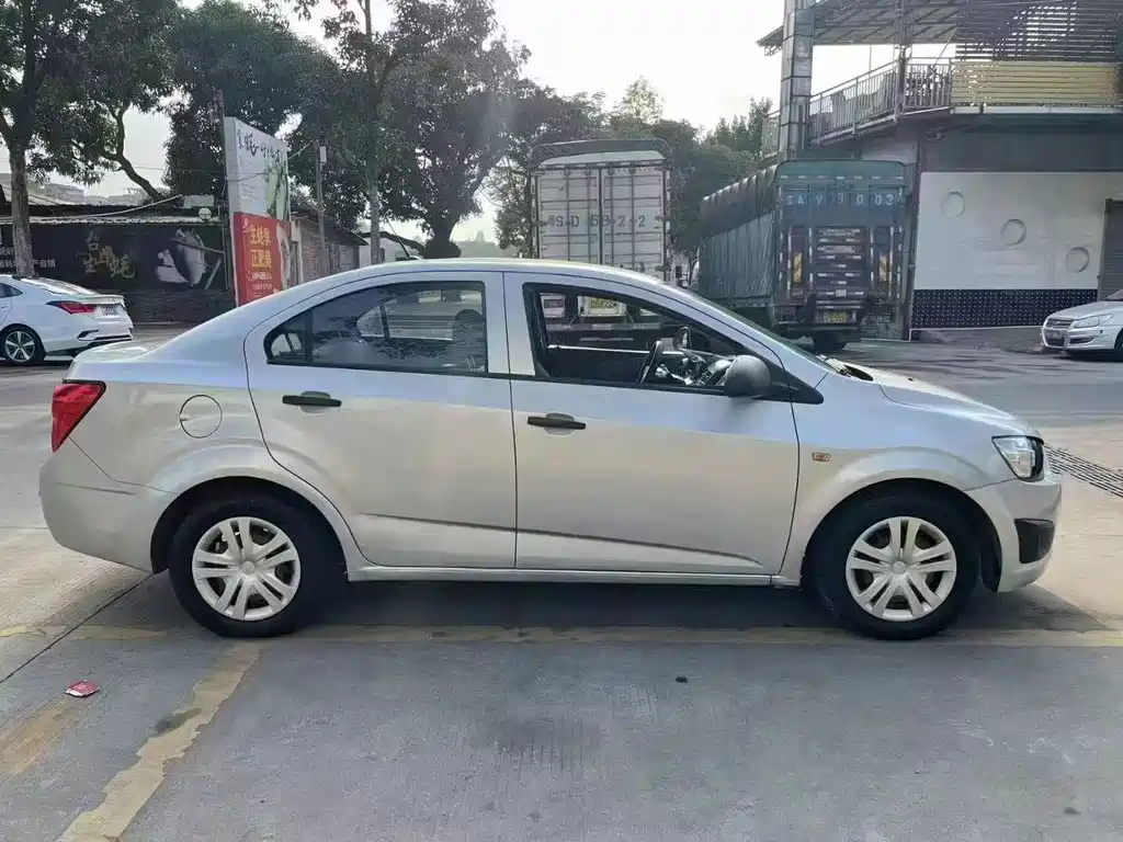 Chevrolet Aveo — миниатюра 4