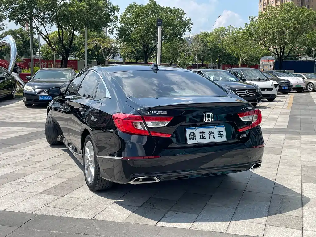 Honda Accord — миниатюра 7