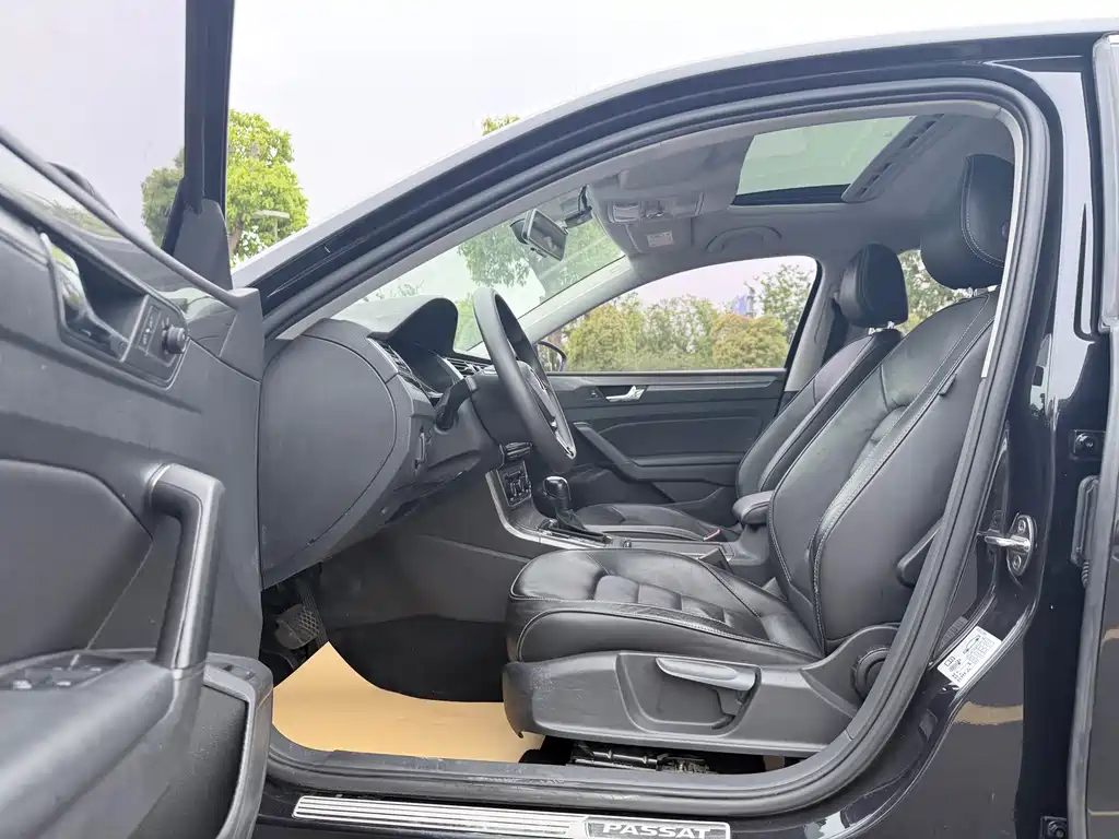 Volkswagen Passat 2017 330TSI DSG
