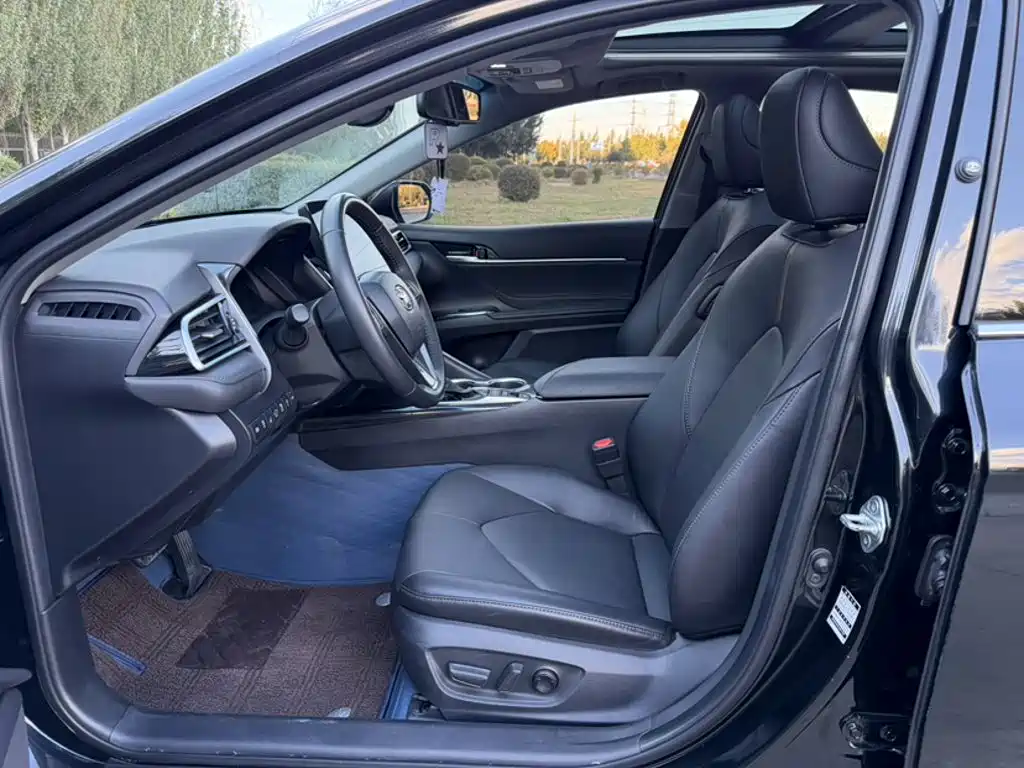 Toyota Camry — миниатюра 13