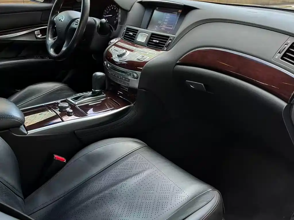 Infiniti Q70 — миниатюра 8