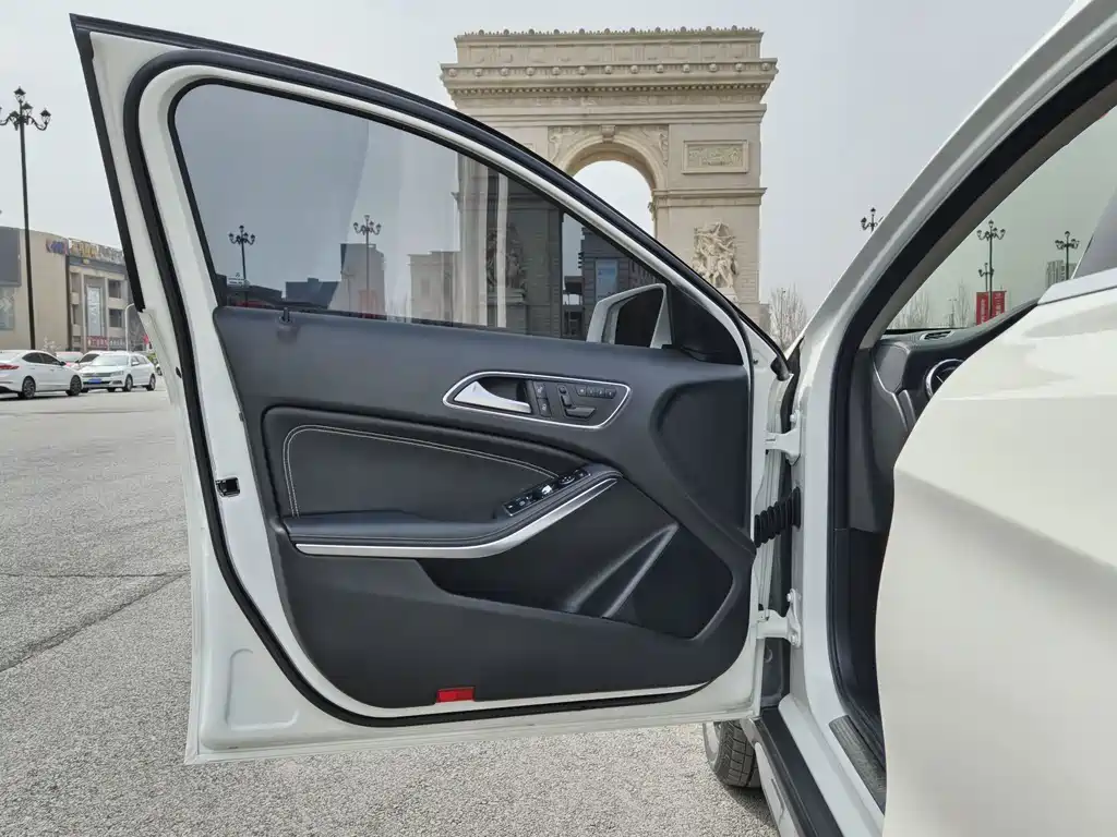 Mercedes-Benz GLA — миниатюра 13