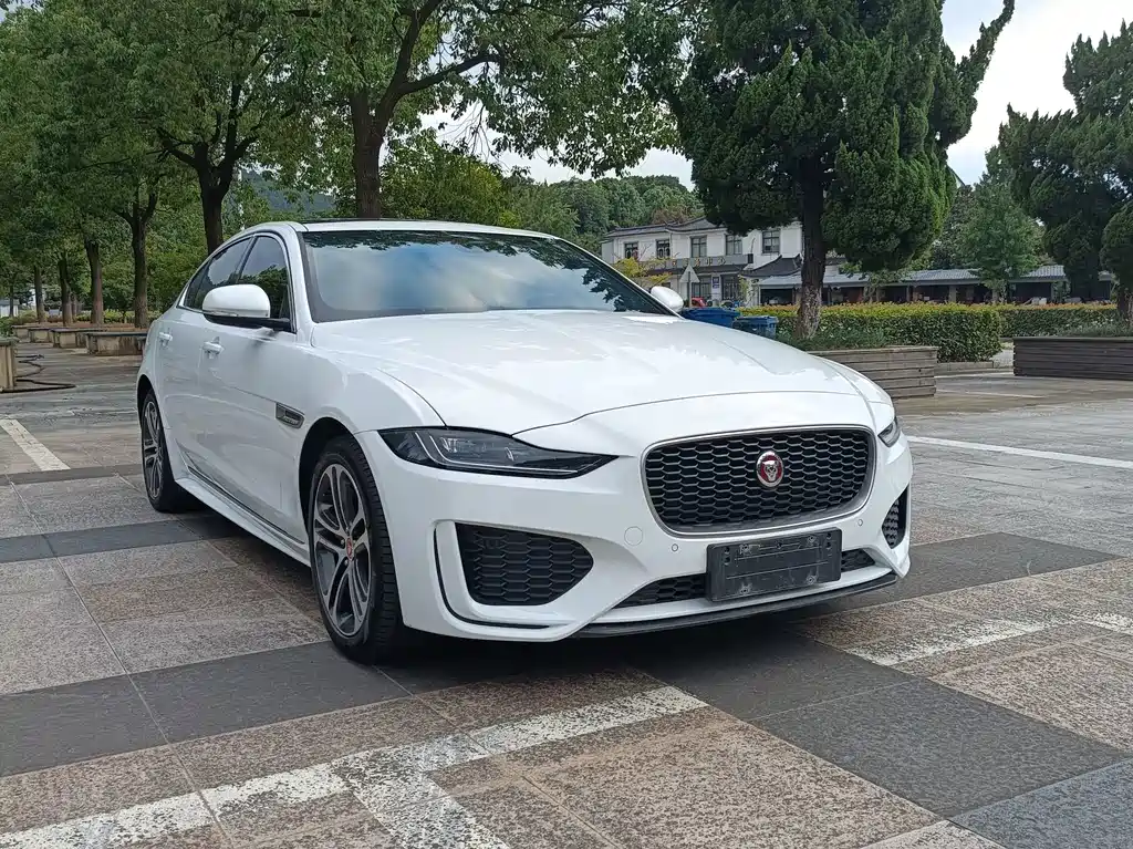 Jaguar XEL — миниатюра 2