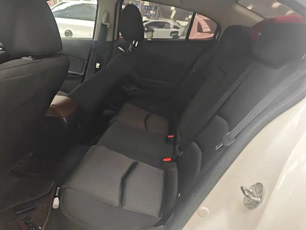 Mazda 3 Axela — миниатюра 17