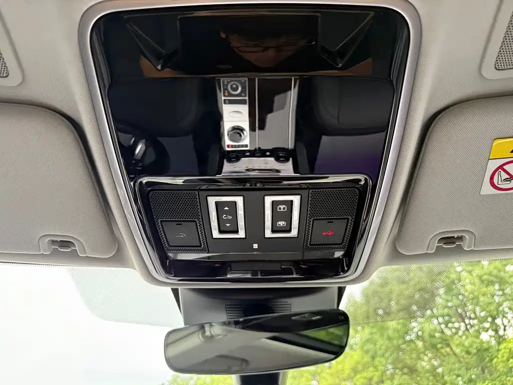 Land Rover Range Rover — миниатюра 19