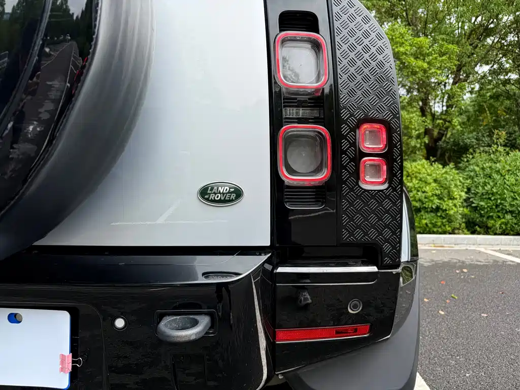 Land Rover Defender — миниатюра 11