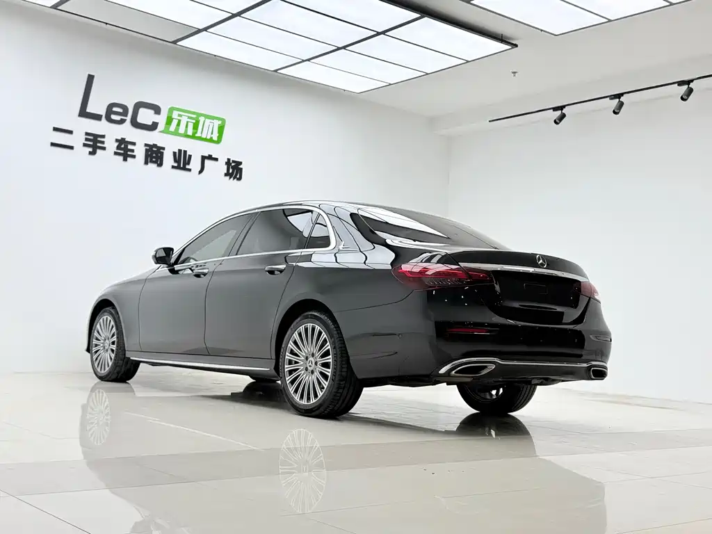 Mercedes-Benz E-Class — миниатюра 14