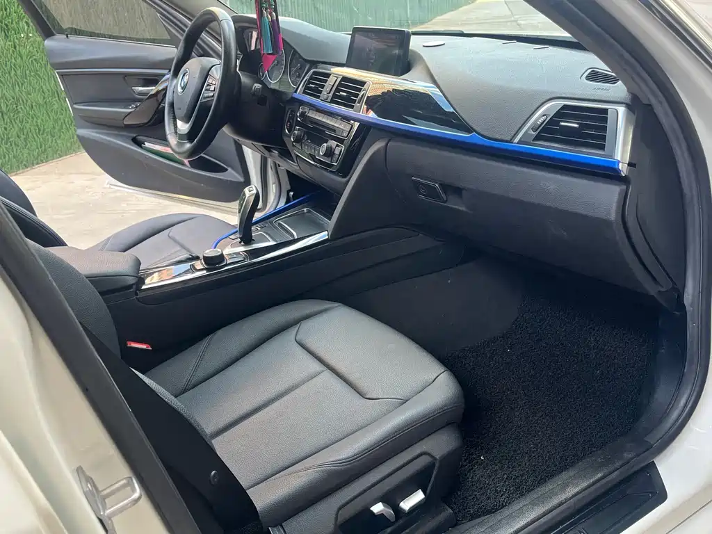 BMW 3 Series — миниатюра 11