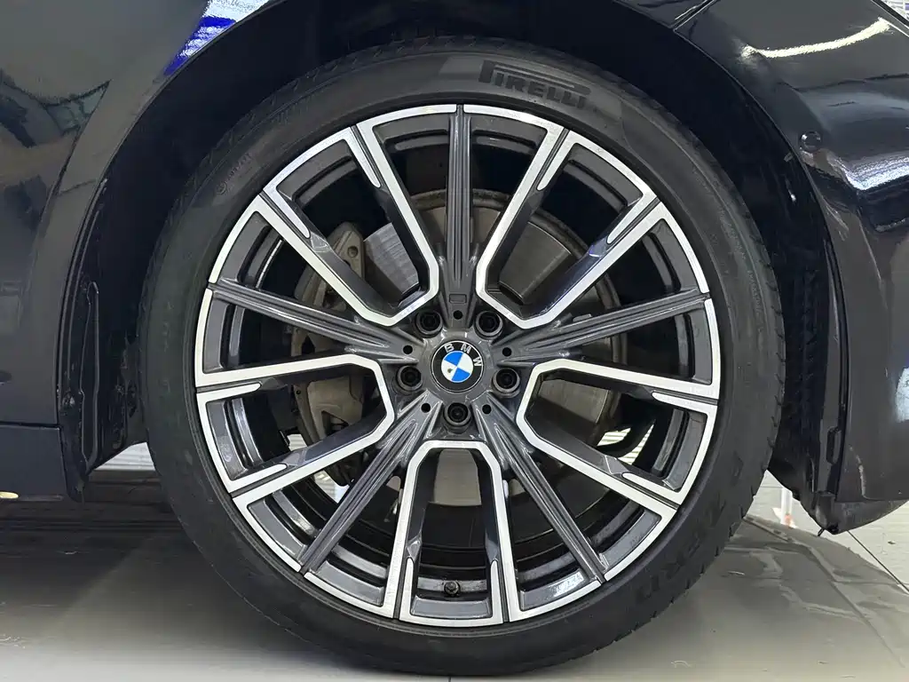 BMW 7 Series — миниатюра 18