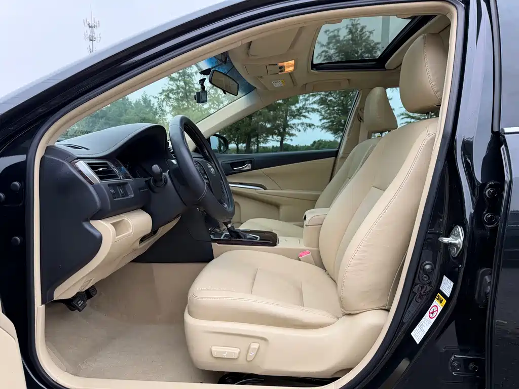Toyota Camry — миниатюра 8