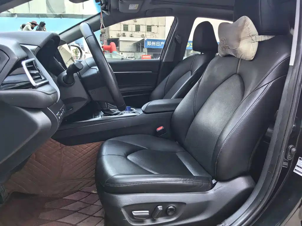 Toyota Camry — миниатюра 7