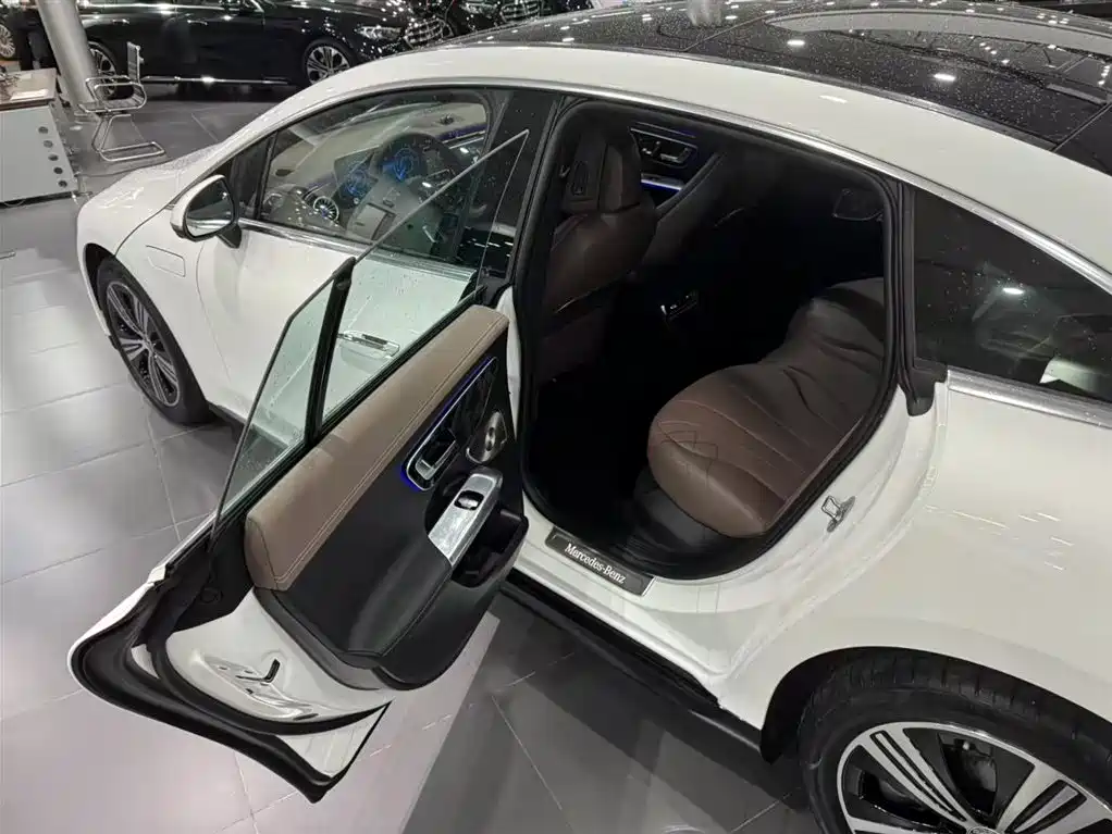 Mercedes-Benz EQE — миниатюра 15
