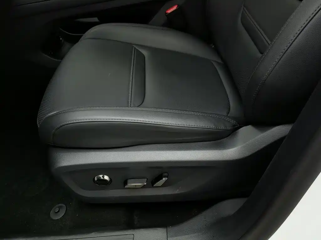 Ford Equator Sport — миниатюра 20