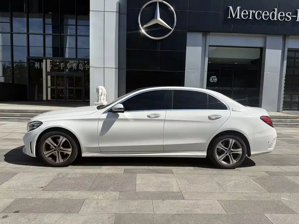 Mercedes-Benz C-Class — миниатюра 13