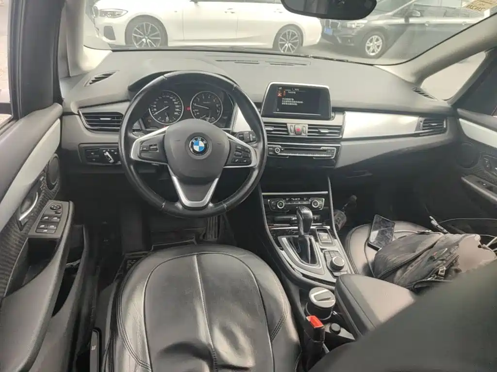 BMW 2 Series Active Tourer — миниатюра 14
