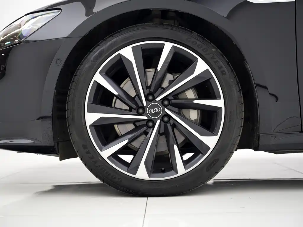 Audi A7L — миниатюра 23