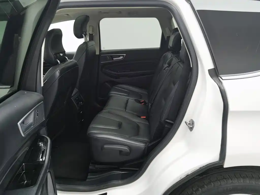 Ford Edge — миниатюра 15