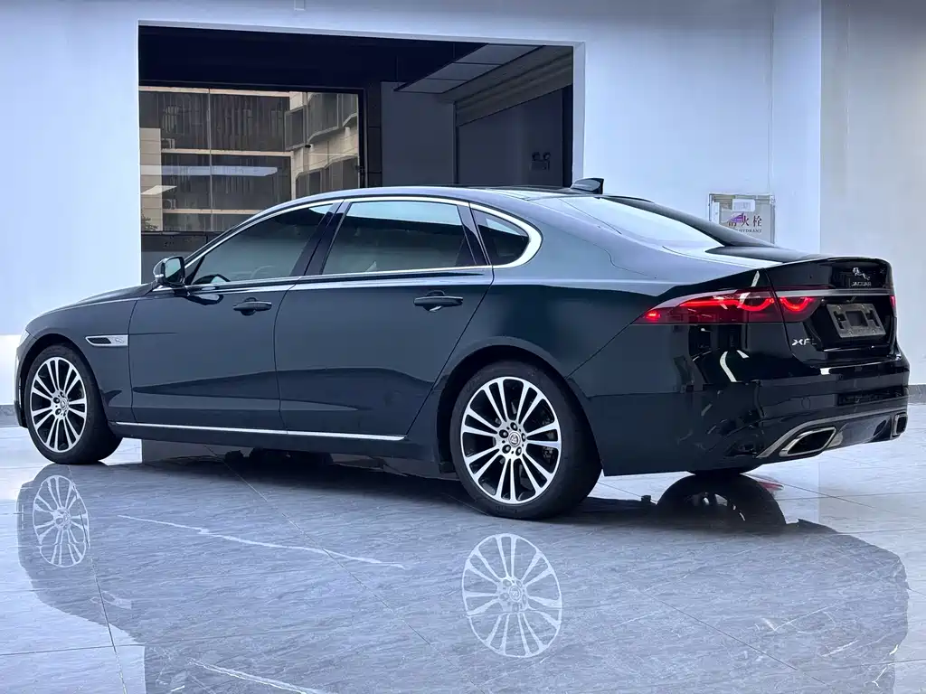 Jaguar XFL — миниатюра 12