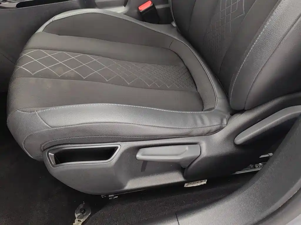 Peugeot 308 — миниатюра 20