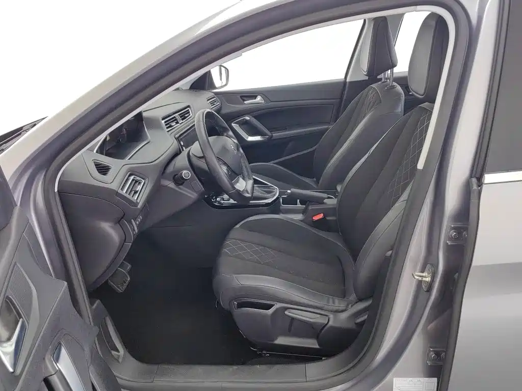 Peugeot 308 — миниатюра 10
