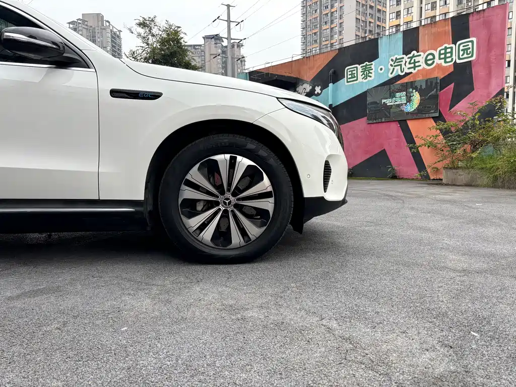 Mercedes-Benz EQC — миниатюра 17