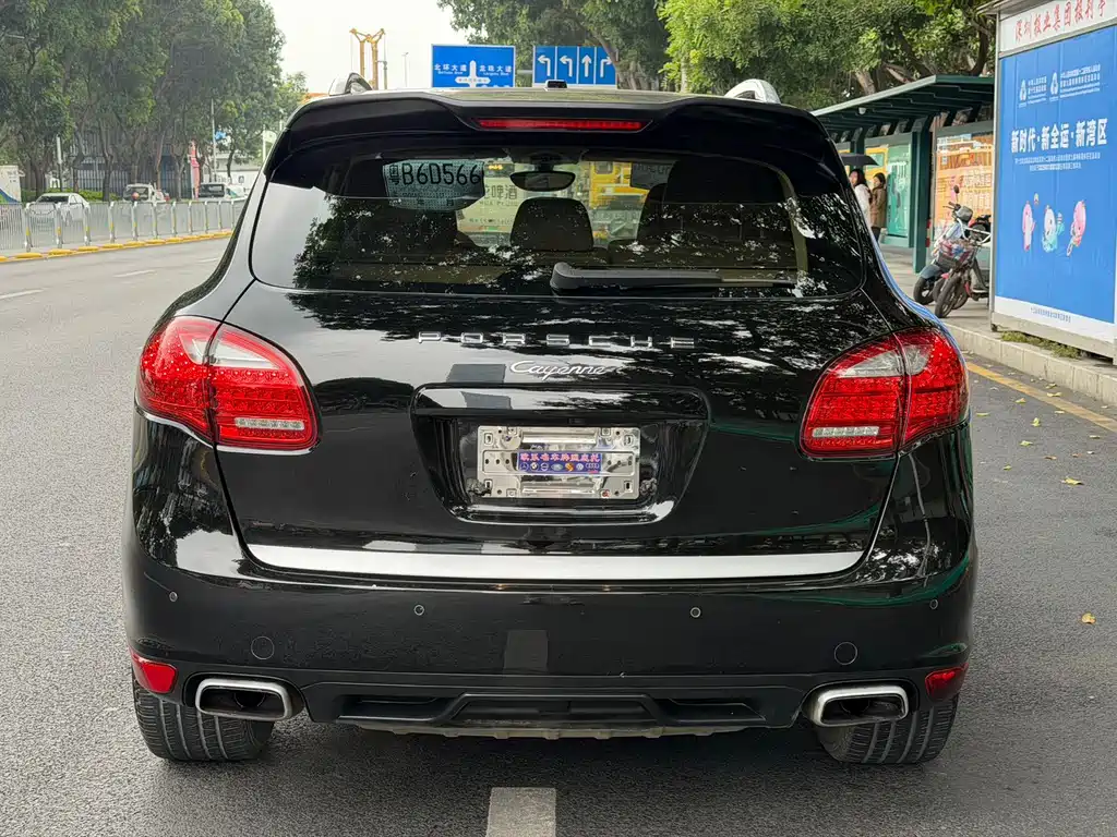 Porsche Cayenne — миниатюра 11