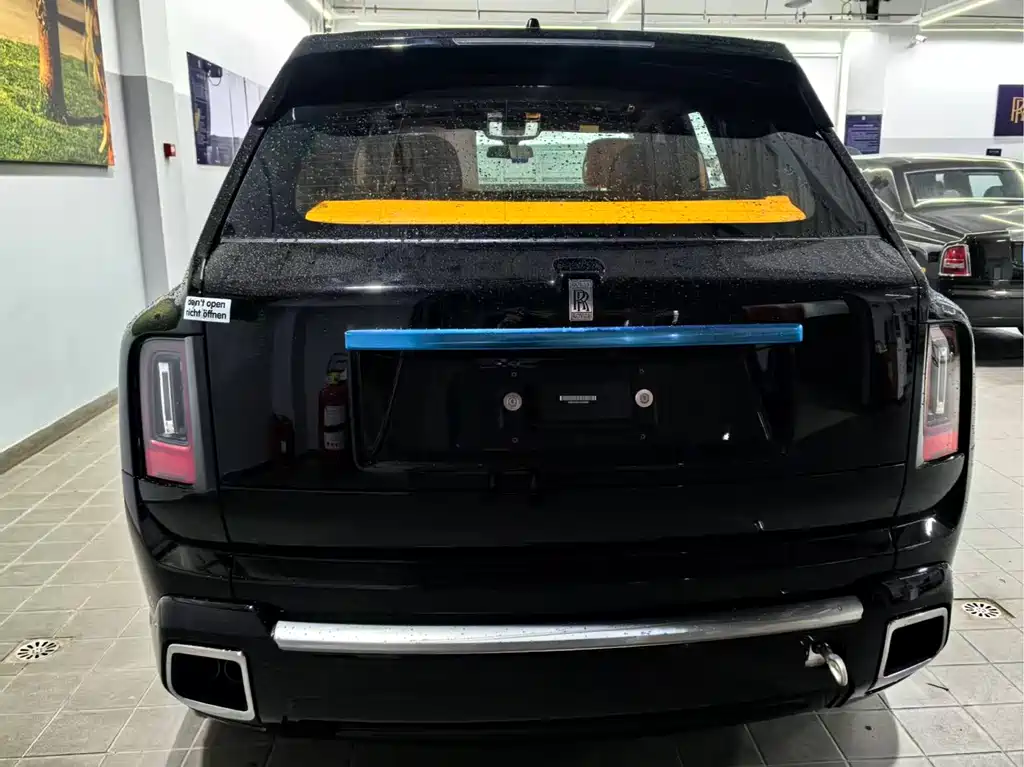 Rolls-Royce Cullinan 2026 мест