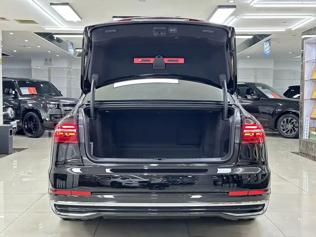 Audi A8 — миниатюра 7