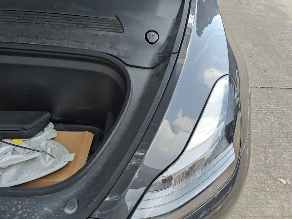 Tesla Model Y — миниатюра 21