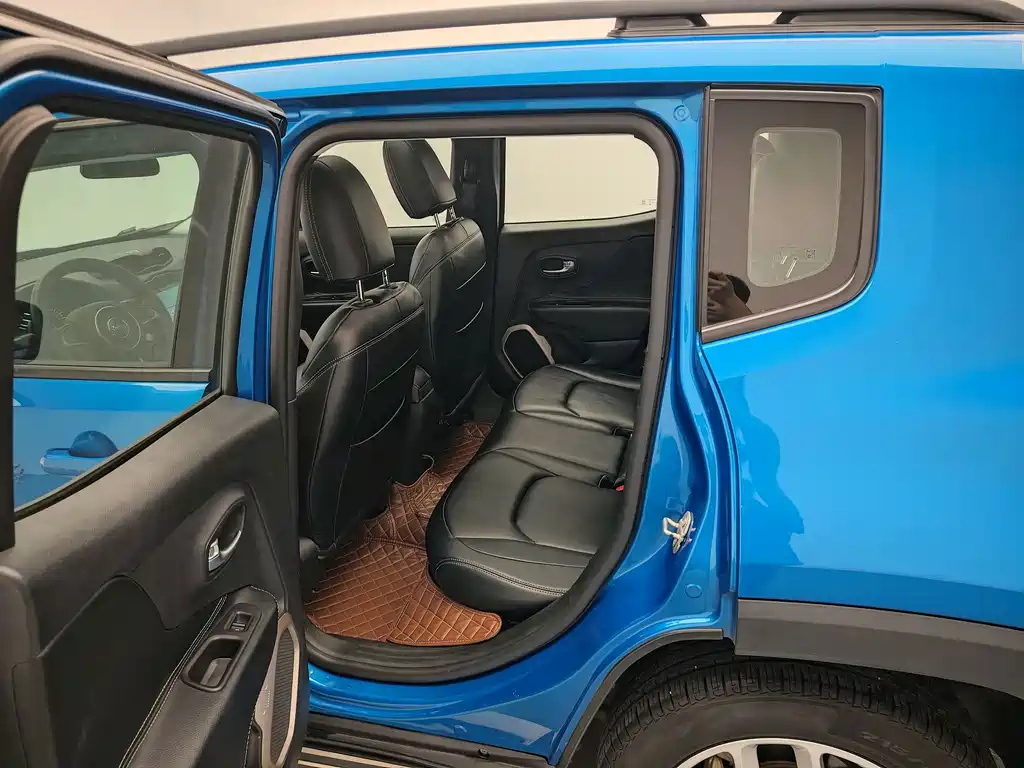 Jeep Renegade — миниатюра 13