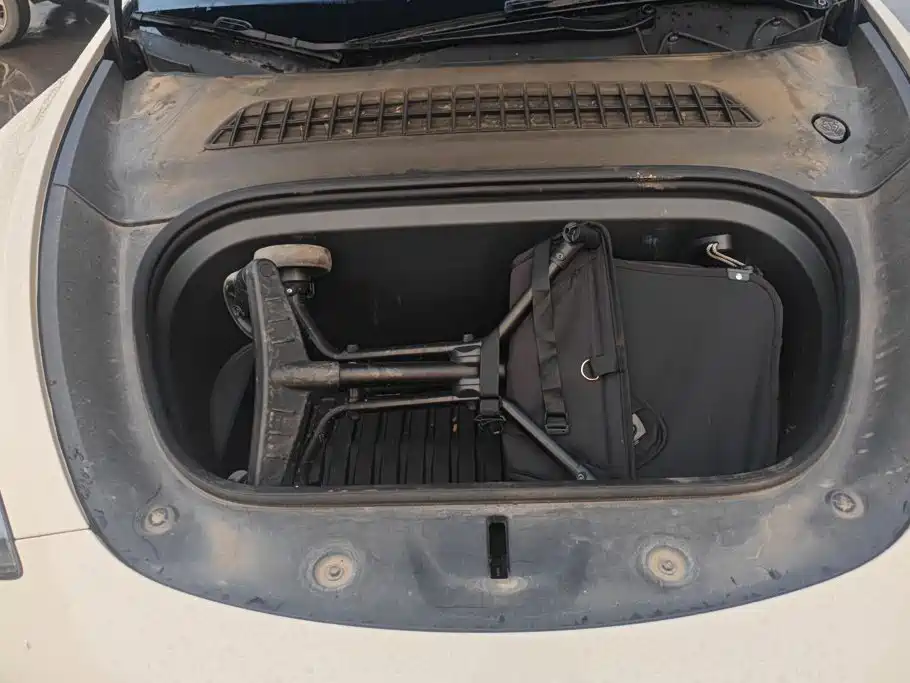 Tesla Model Y — миниатюра 10