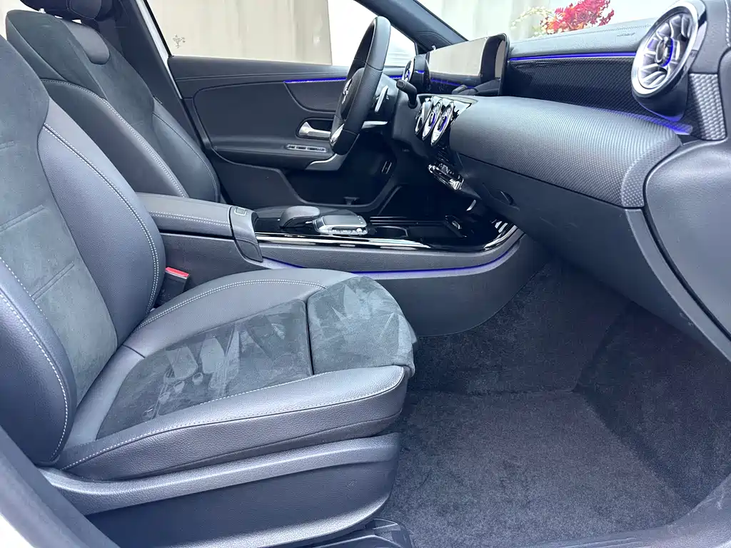 Mercedes-Benz A-Class 2022 — фото 9