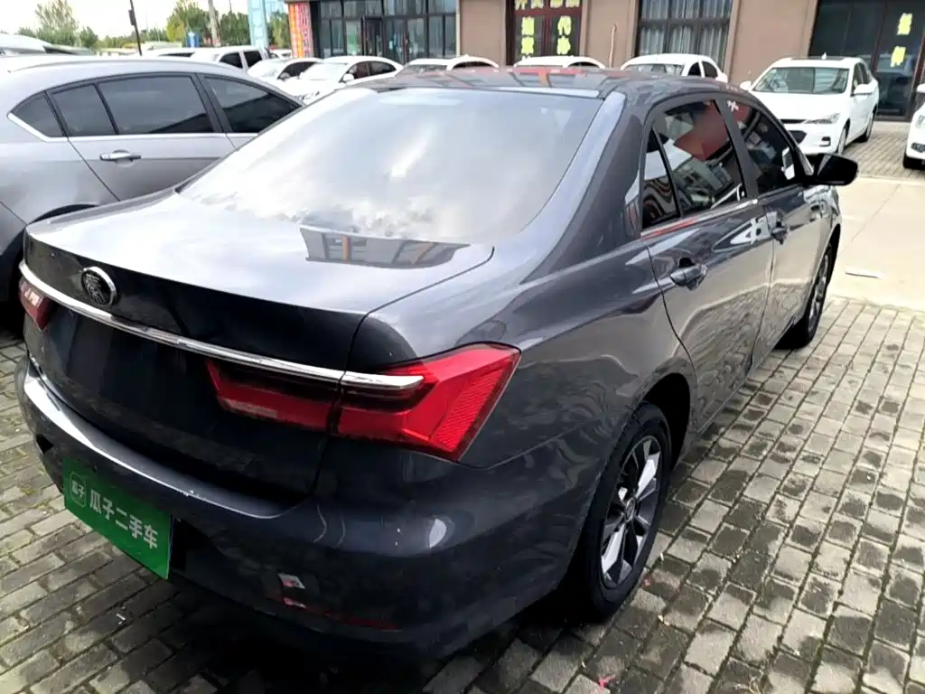 BYD Qin — миниатюра 7