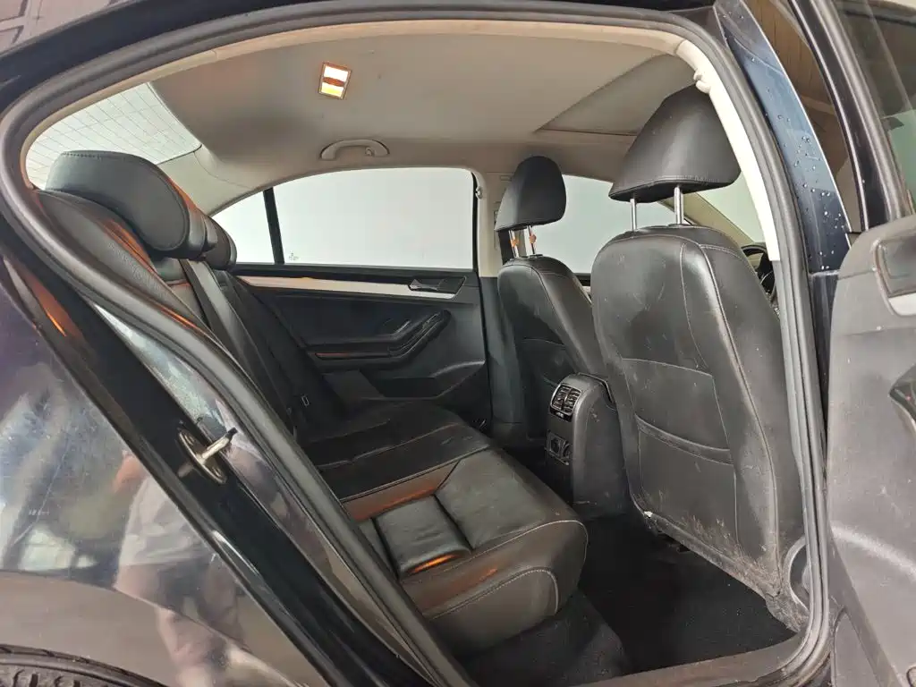 Volkswagen Sagitar — миниатюра 6