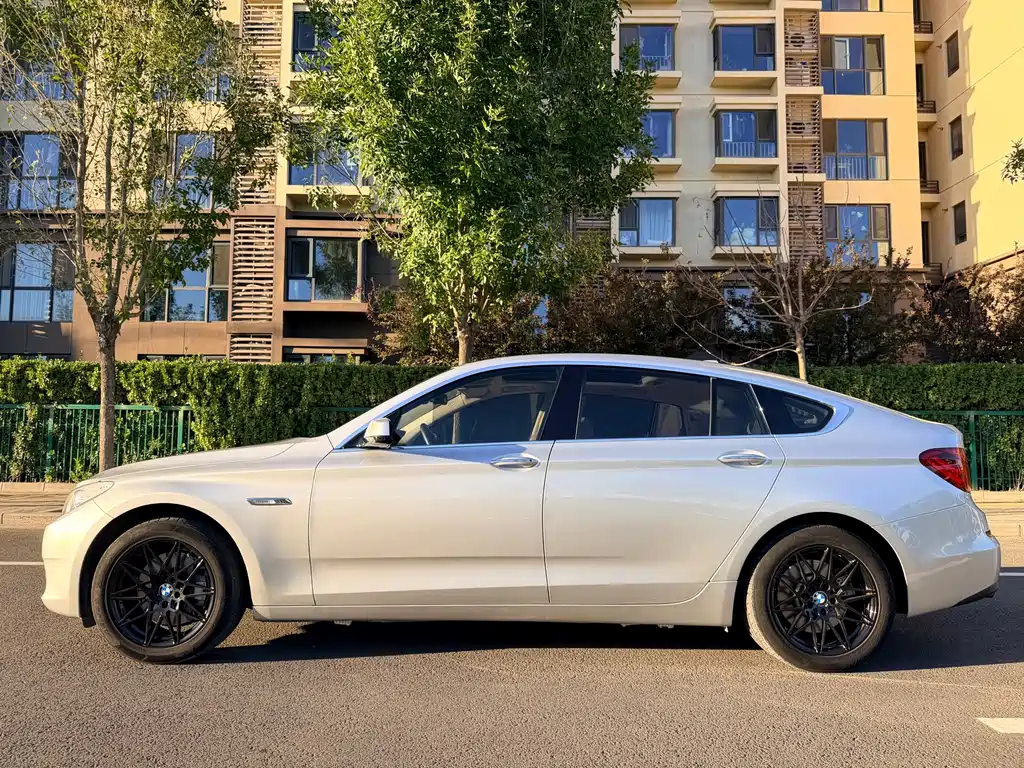 BMW 5 Series GT — миниатюра 25