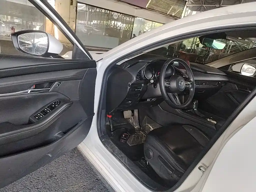Mazda 3 Axela — миниатюра 16