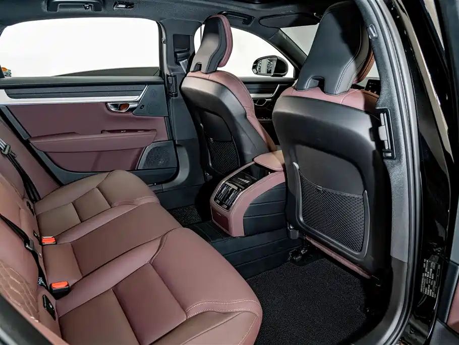Volvo S90 — миниатюра 22